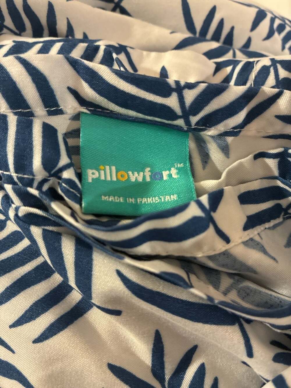 Pillowfort Blue and White Fern Leaf Pattern Sheets Twin